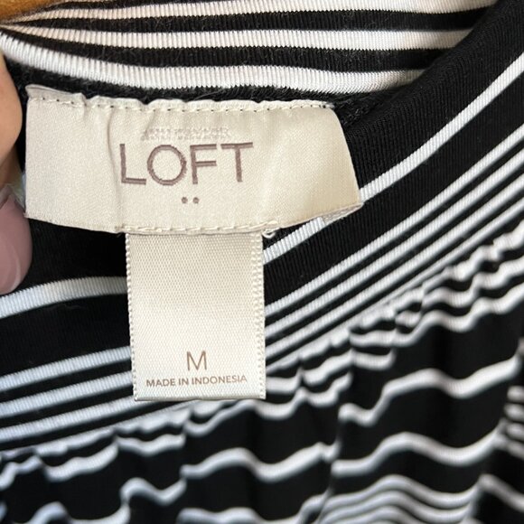 LOFT // Black & White Striped // Maxi Skirt // Size M - Picture 4 of 5